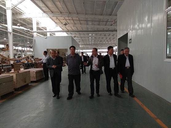 “毫不动摇支持民营企业繁荣发展”河南湖北两省 老区建设促进会一行来千川木门视察调研