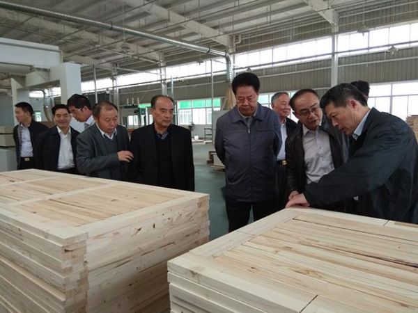 “毫不动摇支持民营企业繁荣发展”河南湖北两省 老区建设促进会一行来千川木门视察调研