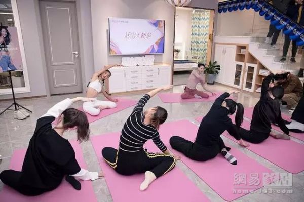 索菲亚携手超模储镒恬 解锁“天使”范生活