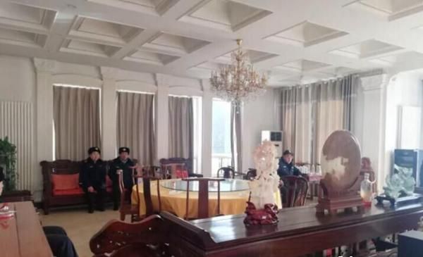 济南超豪华别墅被拆内景曝光 占地3亩外形似白宫