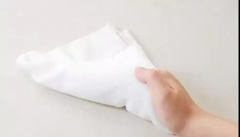 污渍,划痕,砖缝发黑?这样做就能解决瓷砖问题