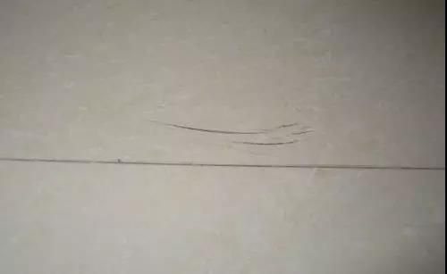 污渍,划痕,砖缝发黑?这样做就能解决瓷砖问题