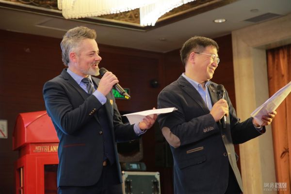 特邀嘉宾：来自英国的Mr Carlos先生
