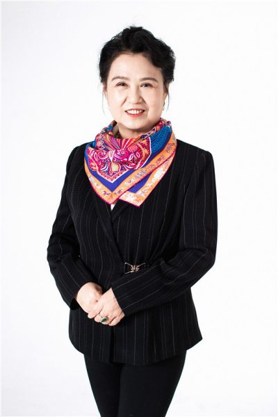 集美控股集团总裁刘志萍