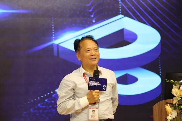 东鹏集团董事长何新明