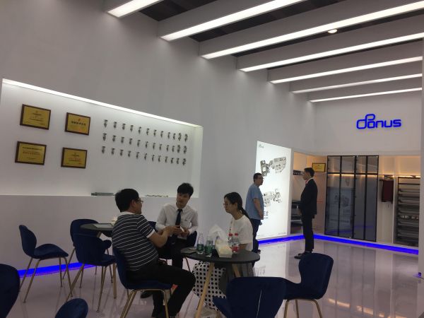 欧锘斯致力智能创新 打造一站式家居五金解决方案