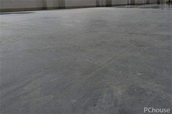 水泥地面安装时要注意什么?水泥地面怎么选择