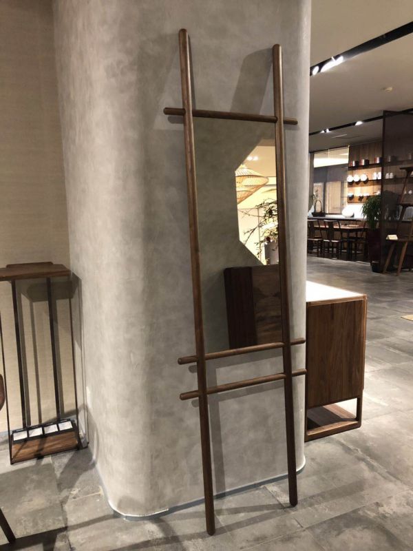 告别杂乱，也许你只差一个衣帽架