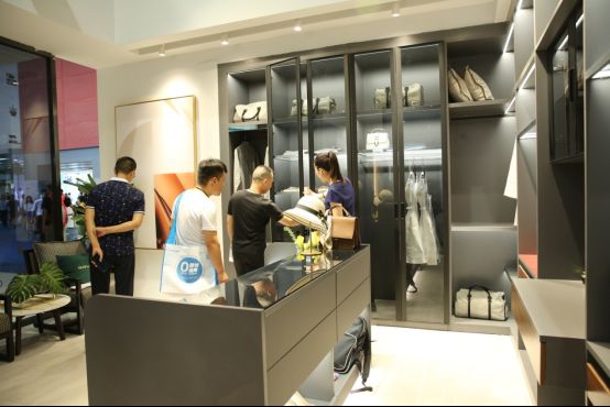 轻奢风尚，全友携定制新品亮相中国国际建筑装饰博览会