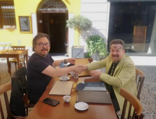 布雷拉美院设计系院长Mr Antonio Ciurleo（右）意大利布雷拉美院特邀华裔教授黄光龙（左）