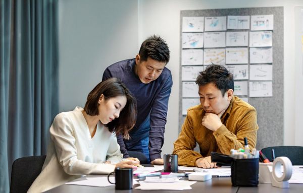 标题：德立与德国凤凰设计室强强联手，2020新品发布会将诠释“不凡设计”