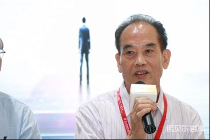 中国建筑材料流通协会首席专家、新锐榜评委会主席黄芯红
