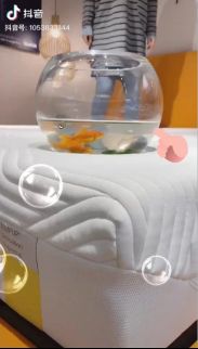 一晚上翻滚200多次，却找不到正确睡觉姿势723.png