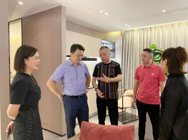 伟星新材高管一行参观千思<a href=
