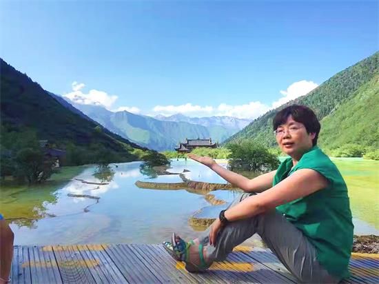 11余玲运动后的休憩，开阔的美景让身心豁然开朗.jpg