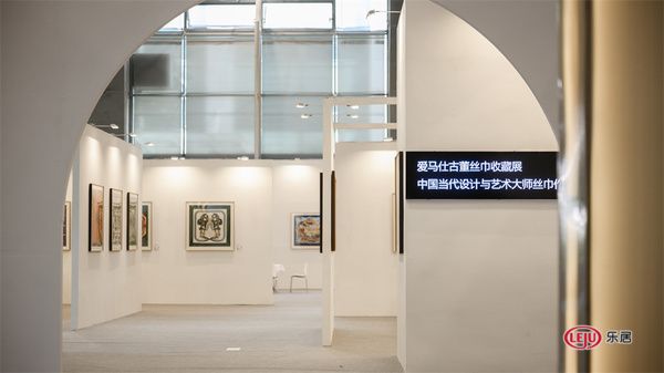 中国当代设计与艺术大师丝巾作品收藏展
