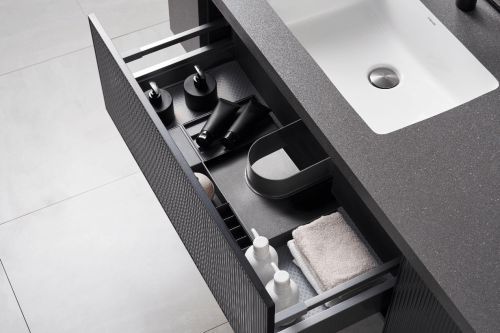 Lenno 朗诺浴室柜 — 隐而不显｜以设计创造舒适空间体验