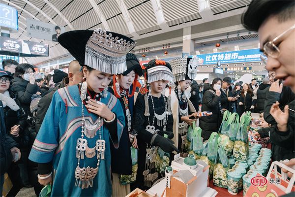 冬日雪暖阳 和平送福——沈阳设计师杨婷助力沈阳文旅行动