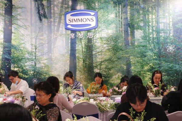 Simmons®席梦思BackCare®护脊床垫系列，疗愈身心，承托好梦